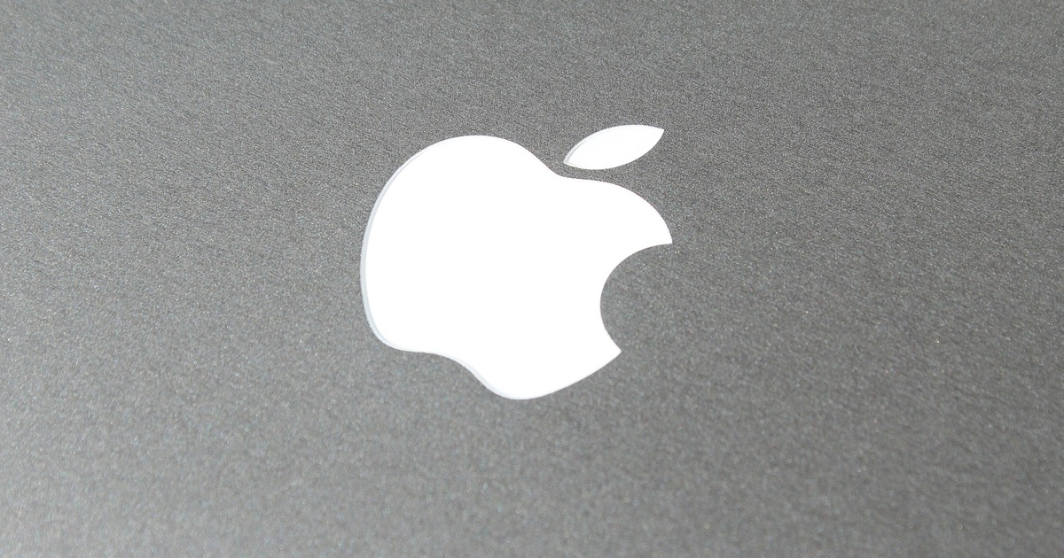 Apple Inc: Robert W. Baird Maintains "Buy" Rating, $240 Target