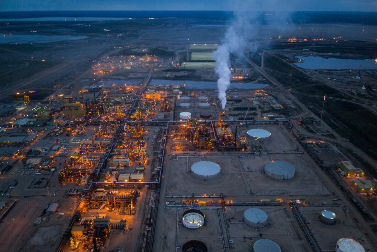 Canada's Oil Sands CEOs Challenge Proposed Emissions Cap