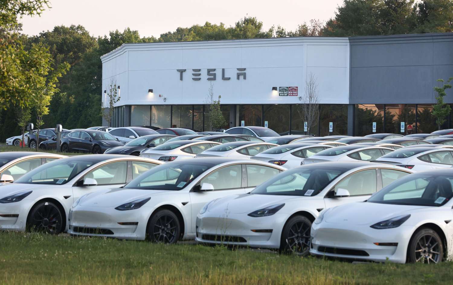 Tesla Inc: Analyst Update Coverage After Deliveries' Miss